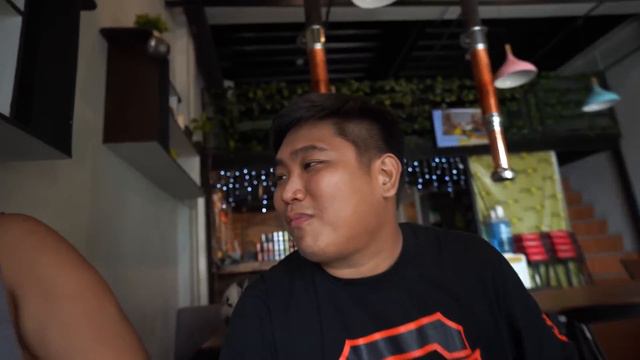 UBUSIN ang Isang UNLI WINGS Restaurant! смотреть онлайн