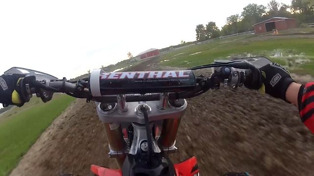 First Ride on The New 2015 Honda CRF250R! смотреть онлайн