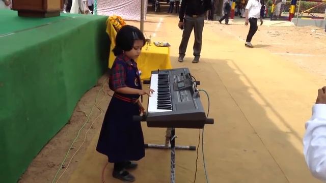 Indian National Anthem - Jana Gana Mana on Piano by a Very Cute little Girl 26 Jan 2017 Republic Da смотреть онлайн