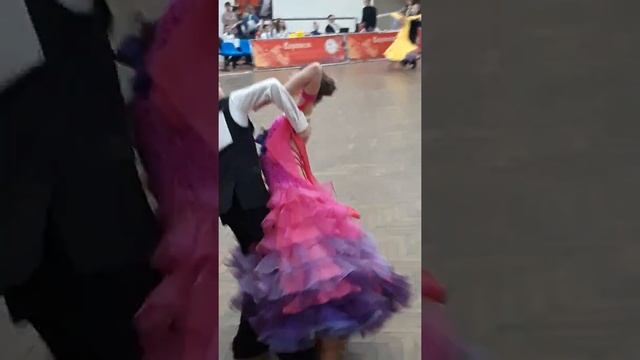 Спортивно быльные танцы Ю-1 Е класс Европейская программа. смотреть онлайн