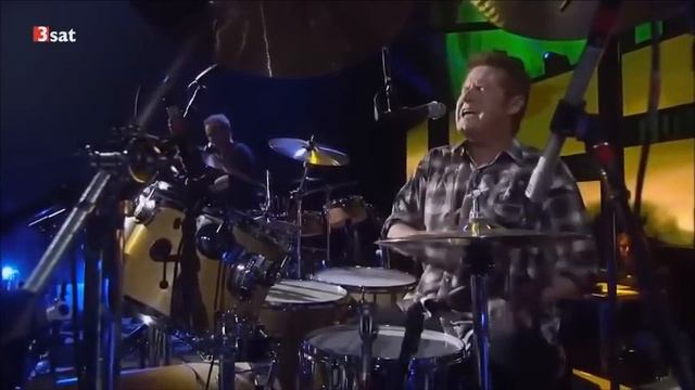 The Eagles Hotel California - Live from Melbourne 2005 . смотреть онлайн