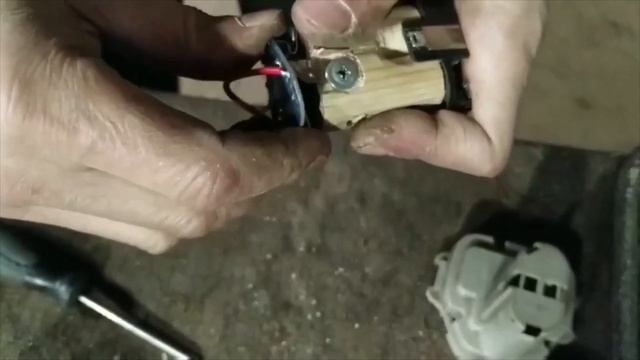Простой и дешевый способ переделки аккумулятора Makita 12v на Li-ion смотреть онлайн