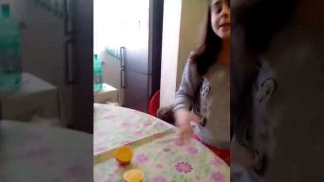 Как правильно резать апельсин ( прикол) смотреть онлайн