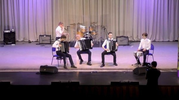 "Happy band" из репертуара Motion trio