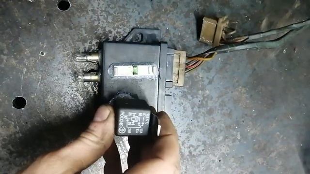 Прибор для проверки автомобильных реле 12/24 Вольта смотреть онлайн