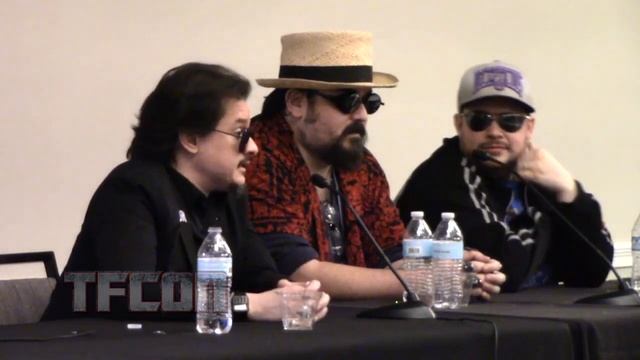 Transformers Actors React to Megatron Becoming an Autobot in the More Than Meets The Eye IDW Book. смотреть онлайн