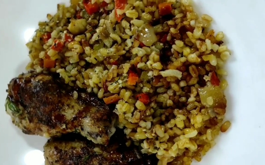 Курица с булгуром в духовке..mp4 смотреть онлайн