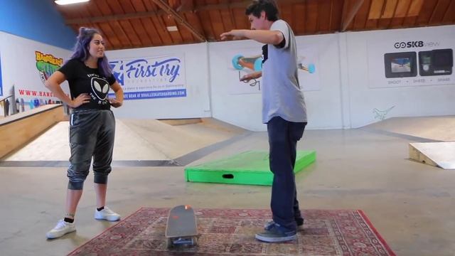 PRO SNOWBOARDER LANDS HER FIRST SHOVE IT! смотреть онлайн