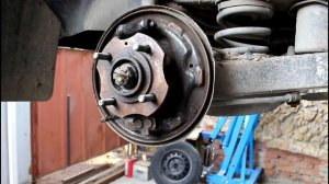 Замена задних барабанных колодок на Мицубиси РВР N28W Mitsubishi RVR 1993 года