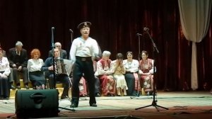 ДЕД  ТАНЦУЕТ "ЯБЛОЧКО" / GRANDFATHER DANCES