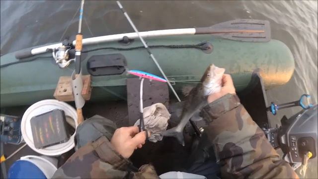 За Судачком на Фин.залив . Порт Бронка. Ловим на дорожку. смотреть онлайн