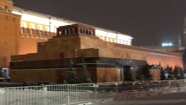 НОВОГОДНИЙ ГОРОДОК НА КРАСНОЙ ПЛОЩАДИ. МОСКВА 2016 смотреть онлайн