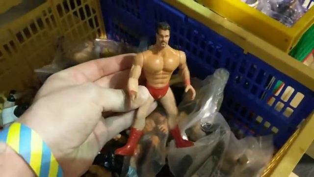 TOY HUNT!!! | FINDING TRIPLE H IN WALES | WWE Mattel Wrestling Figure Shopping Fun #88 смотреть онлайн