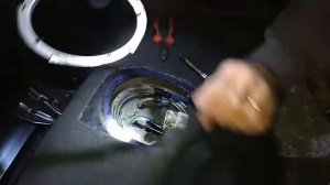 как снять Топливный насос бензонасос на Опель Вектра Б