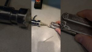 диспансер, дозатор для жидкого мыла перестал работать, не качает мыло, как починить, отремонтироват