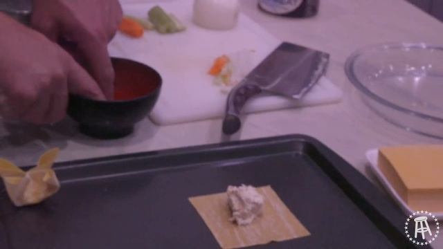Making Crab Rangoons (and playing Mahjong) Chinese Restaurant Style смотреть онлайн
