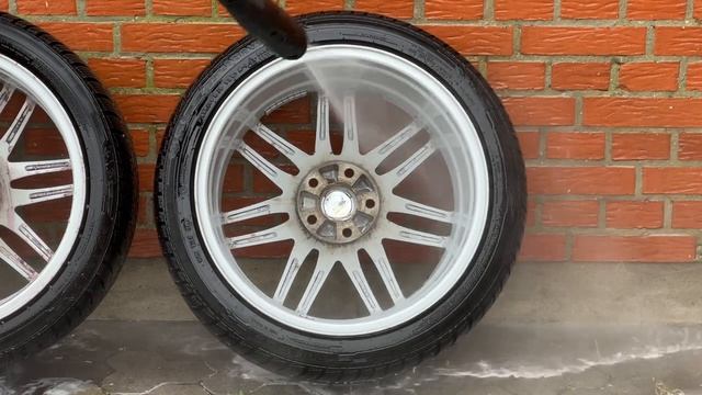 CLEANING Wheels from BURNED Brake Dust смотреть онлайн