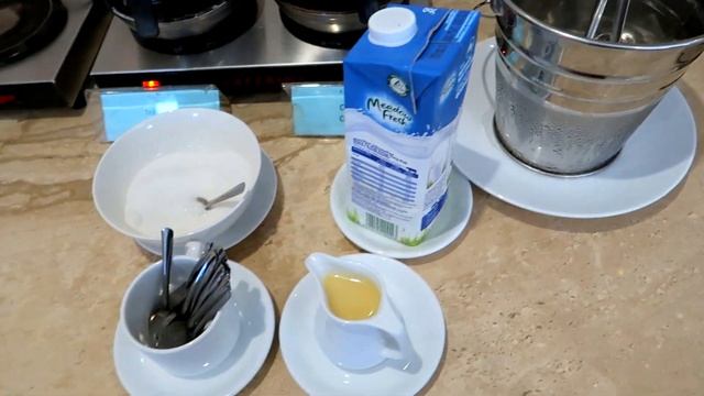 МЫ ВО ВЬЕТНАМЕ 2022! День первый/ Где поменять деньги? Что кушать? Где потусить? VIETNAM VLOG смотреть онлайн