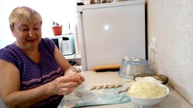 Как приготовить вареники с толченой картошкой? смотреть онлайн
