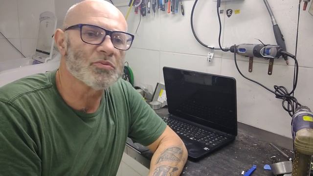 reparo de carcaça e troca do teclado Notebook Sony Svf152c29x parte 1 смотреть онлайн