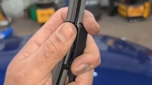 how to replace wiperblades on Mercedes C Class W205 mk4 #windshield