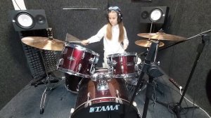 Вероника и акустика ударных.