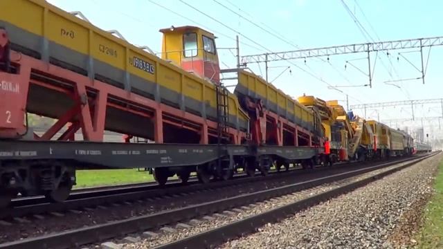 2М62у-0106 с путевой техникой + толкач ЧМЭ3-5950 смотреть онлайн