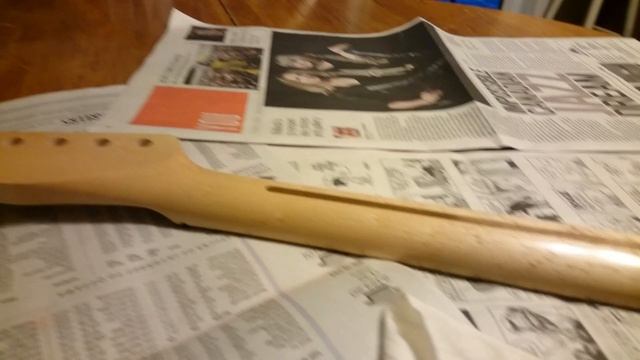 Finishing a Maple Guitar Neck with Tru Oil - Part 1 смотреть онлайн