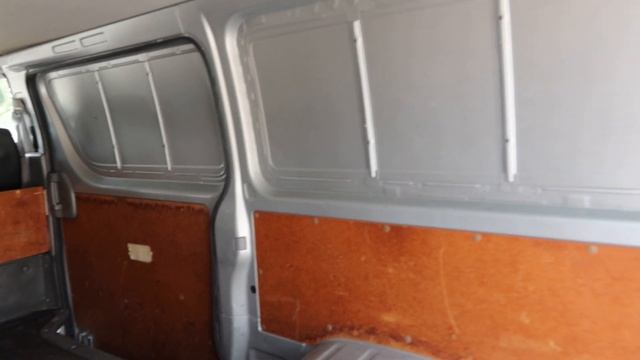 Toyota Hiace YOM 2009- Silver смотреть онлайн