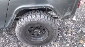 Наконец купил себе резину Kumho Road Venture MT51 31/10,5 на 15 на уаз 469 .