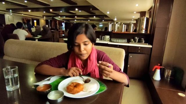 Sagar Ratna | Mangalore | Ocean Pearl | Food Tour| Best Veg Breakfast смотреть онлайн