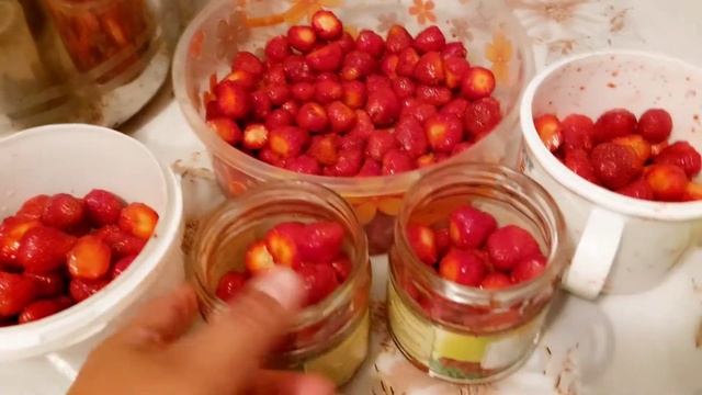 Замарозка Клубники на зиму.Самый быстрый и легкий рецепт.Варенье без варки и воды.Клубника в сироп смотреть онлайн