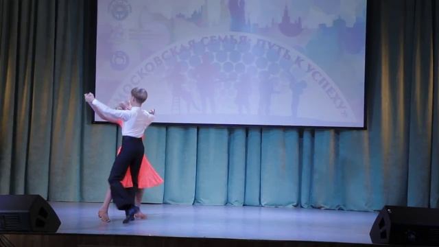 Жизнь в движении Спорт танц клуб Дуэт Осадинова Ульяна и Сакаулин Михаил Вальс смотреть онлайн