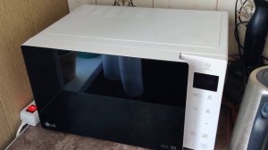 Микроволновая печь LG MH63M38GISW