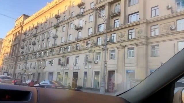 Весна в мегаполисе. Поездка в барбершоп. Новая стрижка. смотреть онлайн