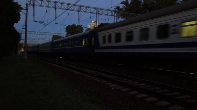 ЧС2к-ID с поездом №019Й Москва - Харьков смотреть онлайн