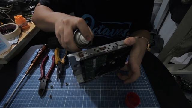 Inspiron One 2020 ALL-IN-ONE PC || Dead HDD- Disassembly & Cleaning смотреть онлайн