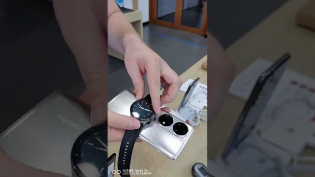Huawei: реверсивная зарядка (пережатый файл) смотреть онлайн