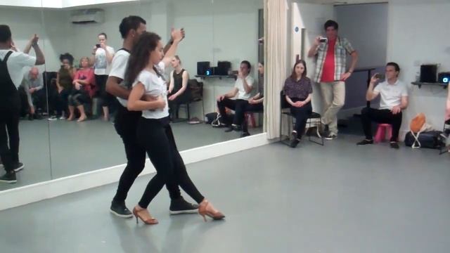Samba de Gafieira Tutorial Dance Lesson by Luis Carlos & Natasha смотреть онлайн