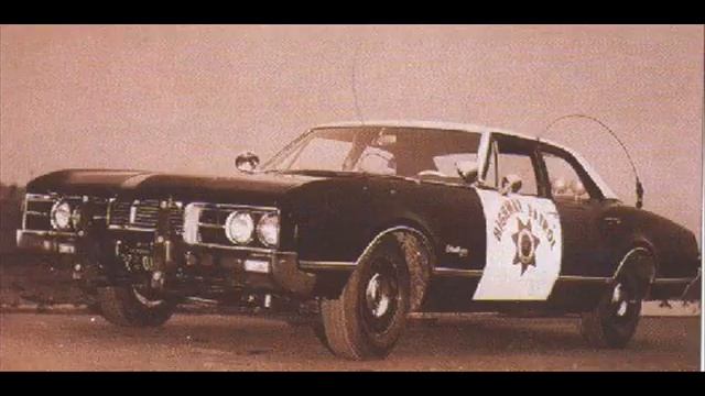 OLDSMOBILE POLICE CARS смотреть онлайн