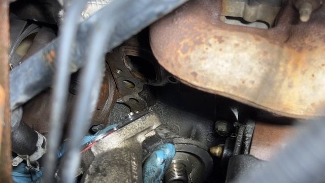 2003 Ford F-150 Oil Filter Housing Gasket Replacement How-To смотреть онлайн