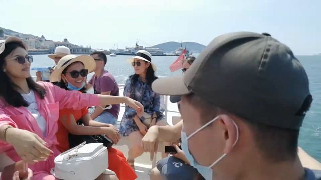 Мраморное море - девчонки из Казахстана с нами на палубе , Стамбул , с телефона . 2021 смотреть онлайн