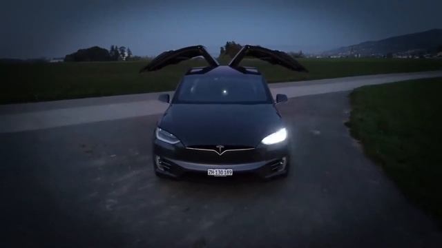 Невероятно крутая презентация машин Tesla смотреть онлайн