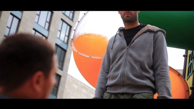 Превиз к фильму "Призрак" Драка Прилучного на детской площадке смотреть онлайн