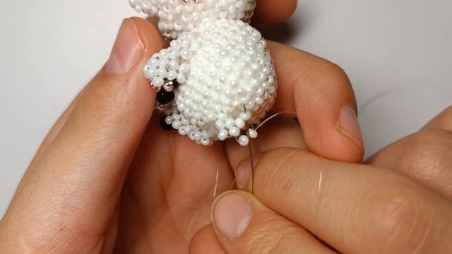 Нижник лапки, хвостик. Клеверный зайчик ? из бисера. Амигуруми. Мастер класс. смотреть онлайн