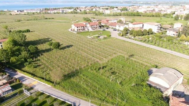 Полёт в Ломбардии, город Сирмионе (Италия) 4К смотреть онлайн