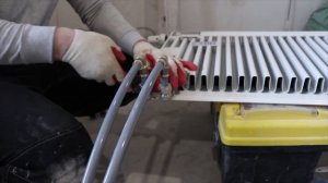 Изменение подключения труб отопления к радиатору. Вывод труб из стены.