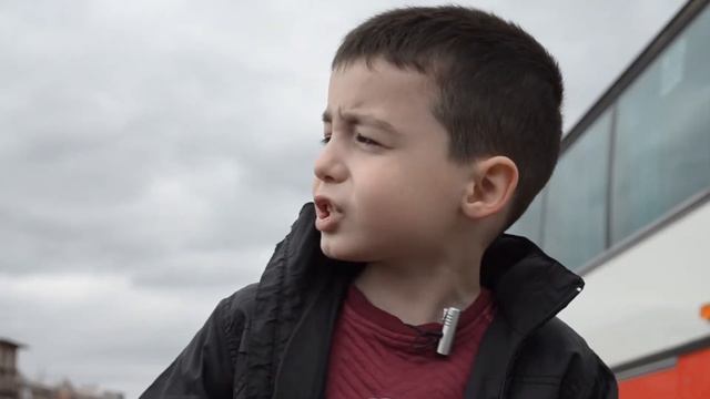 Небольшая экскурсия на самокате по окрестностям смотреть онлайн
