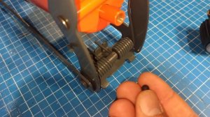 обратный клапан на ножном насосе