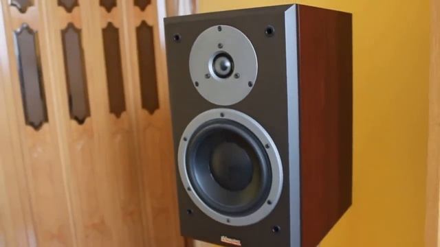 Dynaudio DM 2/7, Rotel RA-05 playing music смотреть онлайн